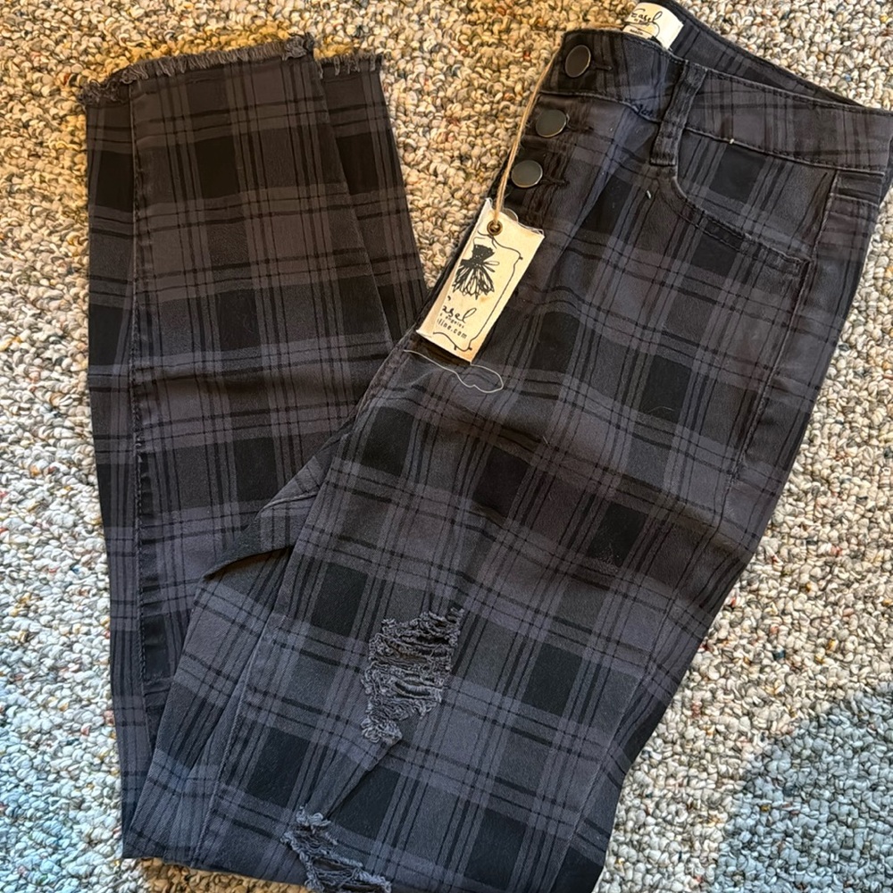 New Easel Plaid distressed Pant